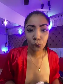 Auri   online show from April 25, 2026, 7:44 pm