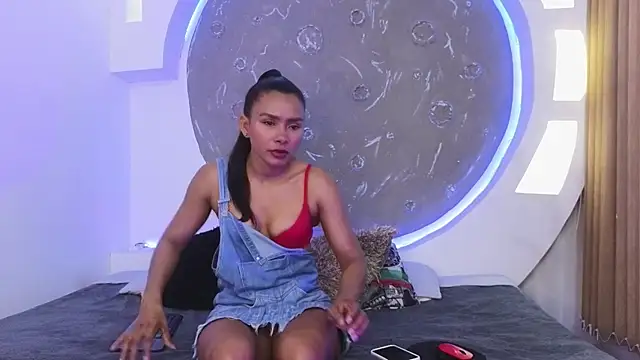 Tatiana bram  online show from February 4, 2026, 2:50 am