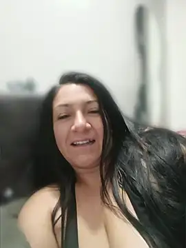 Katysaez online show from May 20, 2026, 9:26 am