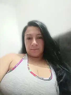 Katysaez online show from May 21, 2026, 4:41 am