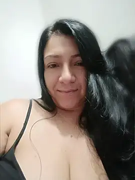 Katysaez online show from May 22, 2026, 4:41 am