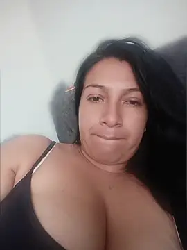 Katysaez online show from May 22, 2026, 8:36 pm