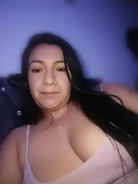 Katysaez online show from June 6, 2026, 4:28 am