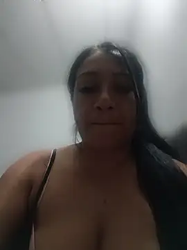 Katysaez online show from June 12, 2026, 5:17 am