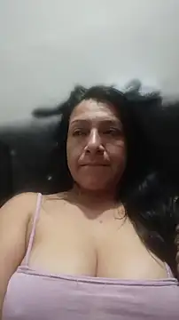 Katysaez online show from June 17, 2026, 5:10 am