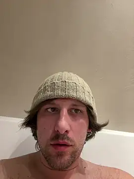 Snapshot of DaleBoca chatting on April 1, 2026, 12:22 am DaleBoca online show from April 1, 2026, 12:22 am