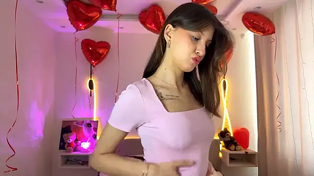 LouiseChavez online show from February 15, 2026, 8:13 am