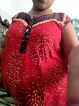 Hot-Tinaa online show from May 7, 2026, 9:25 am