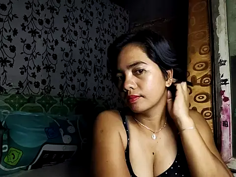 LoveSammantha24xxx online show from April 25, 2026, 7:11 pm