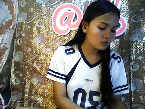 PinaySkinnyJust18 online show from February 18, 2026, 9:16 am