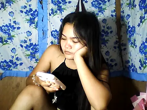 PinaySkinnyJust18 online show from May 5, 2026, 11:35 pm