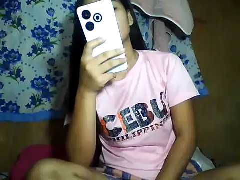 PinaySkinnyJust18 online show from June 6, 2026, 10:25 pm