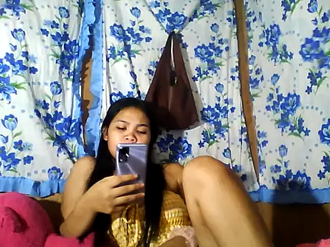 Snapshot of PinaySkinnyJust18 chatting on June 28, 2026, 4:29 am PinaySkinnyJust18 online show from June 28, 2026, 4:29 am