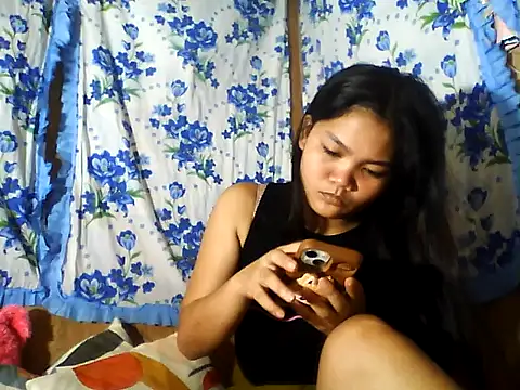 Snapshot of PinaySkinnyJust18 chatting on June 29, 2026, 10:21 pm PinaySkinnyJust18 online show from June 29, 2026, 10:21 pm