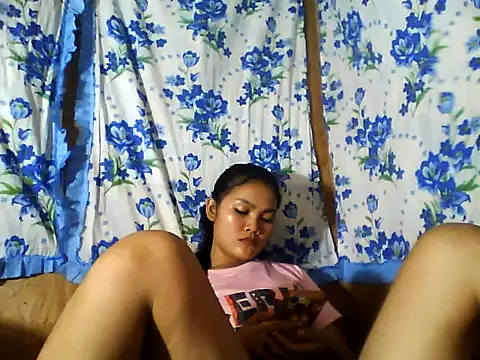 Snapshot of PinaySkinnyJust18 chatting on June 30, 2026, 10:27 am PinaySkinnyJust18 online show from June 30, 2026, 10:27 am