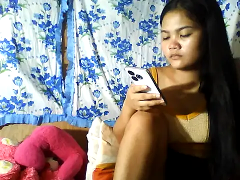 Snapshot of PinaySkinnyJust18 chatting on July 3, 2026, 10:05 pm PinaySkinnyJust18 online show from July 3, 2026, 10:05 pm