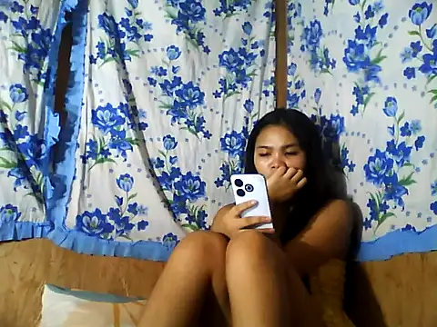 Snapshot of PinaySkinnyJust18 chatting on July 5, 2026, 4:19 am PinaySkinnyJust18 online show from July 5, 2026, 4:19 am