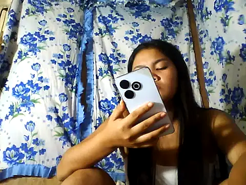 Snapshot of PinaySkinnyJust18 chatting on July 8, 2026, 10:03 pm PinaySkinnyJust18 online show from July 8, 2026, 10:03 pm