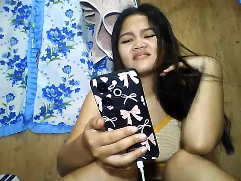 Snapshot of PinaySkinnyJust18 chatting on July 15, 2026, 10:48 pm PinaySkinnyJust18 online show from July 15, 2026, 10:48 pm
