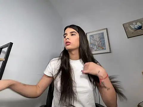 Snapshot of Lily_WellGifted chatting on February 9, 2026, 9:57 am Lily WellGifted online show from February 9, 2026, 9:57 am