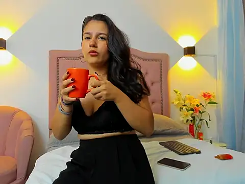 Aurarouse online show from February 6, 2026, 11:46 am