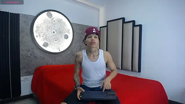 Snapshot of Dogan_Renzo0 chatting on February 5, 2026, 9:14 am Dogan Renzo0 online show from February 5, 2026, 9:14 am