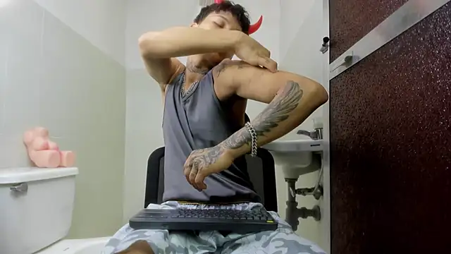 Dogan Renzo0 online show from March 23, 2026, 8:46 pm