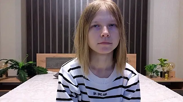 EssieVogel online show from February 3, 2026, 10:09 am