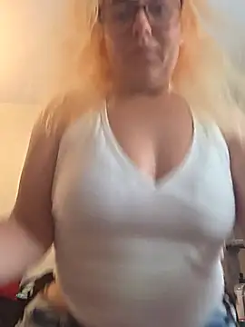 Ashlovescannabis online show from July 13, 2026, 1:03 pm