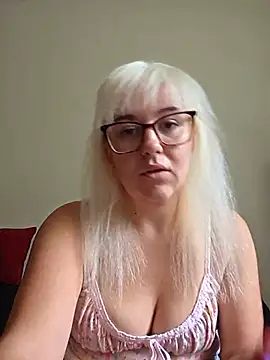 Ashlovescannabis online show from July 18, 2026, 12:42 pm