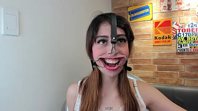 foxy tiana online show from February 3, 2026, 2:53 am