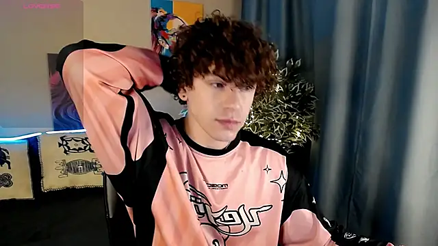 TylerGibson online show from May 2, 2026, 3:33 am