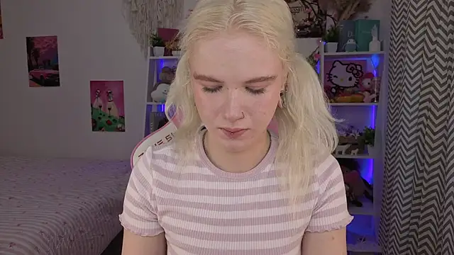 Mia WaterFall online show from May 16, 2026, 3:14 am