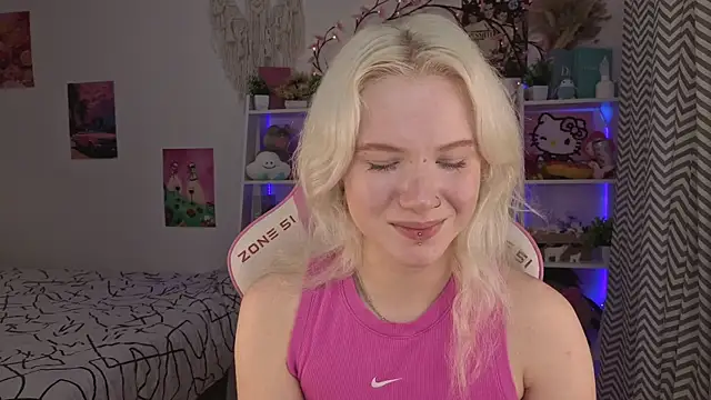 Mia WaterFall online show from June 1, 2026, 3:19 am