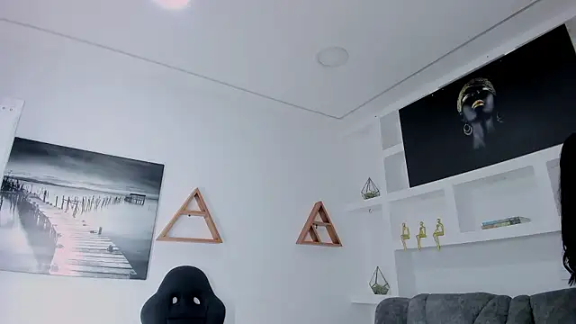 LunaVera21 online show from February 3, 2026, 12:43 pm