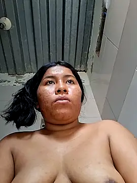Sweet-Dirty-Storm online show from May 25, 2026, 7:20 pm