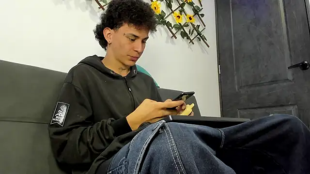 Maxxx bigcockx online show from February 22, 2026, 2:24 am