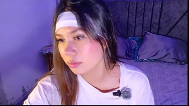 Snapshot of Wendy_Mills_ chatting on February 10, 2026, 3:32 am Wendy Mills online show from February 10, 2026, 3:32 am