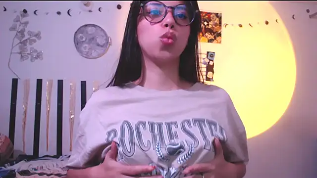 Snapshot of haomee chatting on February 14, 2026, 7:21 pm haomee online show from February 14, 2026, 7:21 pm