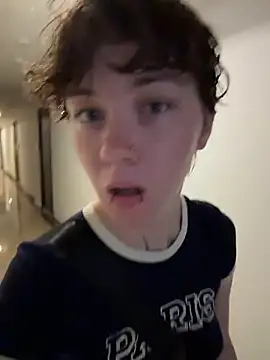 Snapshot of IceMur chatting on April 8, 2026, 2:22 am IceMur online show from April 8, 2026, 2:22 am