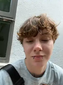 Snapshot of IceMur chatting on April 9, 2026, 2:22 am IceMur online show from April 9, 2026, 2:22 am