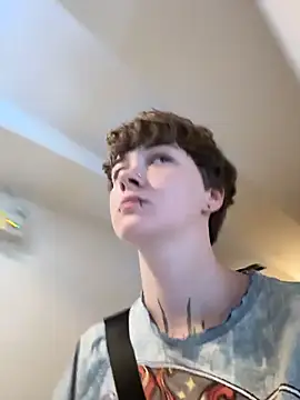 Snapshot of IceMur chatting on April 14, 2026, 2:28 am IceMur online show from April 14, 2026, 2:28 am