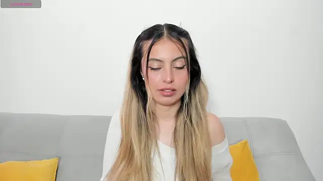 Fernanda aaaa online show from May 15, 2026, 2:24 pm