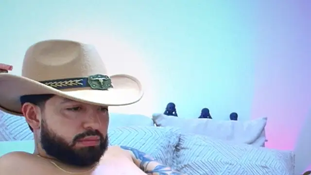 nicovega1  online show from February 7, 2026, 10:46 pm