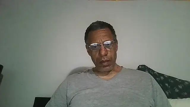 swimmer2496 online show from May 2, 2026, 5:56 am