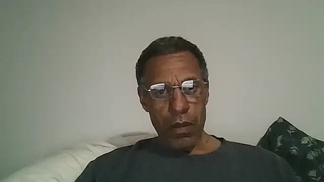 swimmer2496 online show from May 7, 2026, 2:50 am