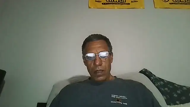 swimmer2496 online show from May 9, 2026, 1:22 am