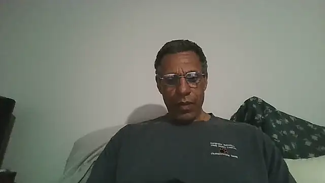 swimmer2496 online show from May 11, 2026, 1:33 am