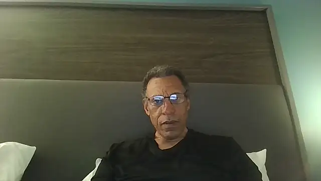 swimmer2496 online show from May 16, 2026, 6:54 am