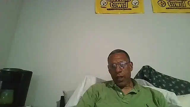 swimmer2496 online show from May 26, 2026, 12:06 am
